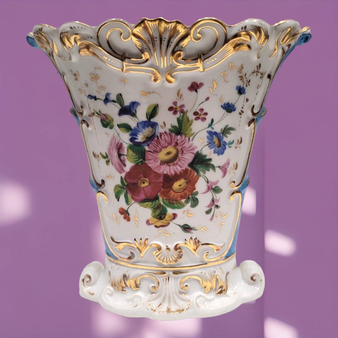 Jarrón Antiguo Old Paris pintado a mano con diseño floral y detalles dorados, ideal para decoración elegante y coleccionistas de porcelana.