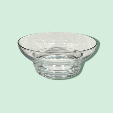 Cuenco de cristal de Bohemia transparente con diseño artesanal, ideal para decoración elegante en el hogar. Pieza decorativa de alta calidad.
