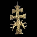 Cruz de Caravaca en metal envejecido con doble travesaño