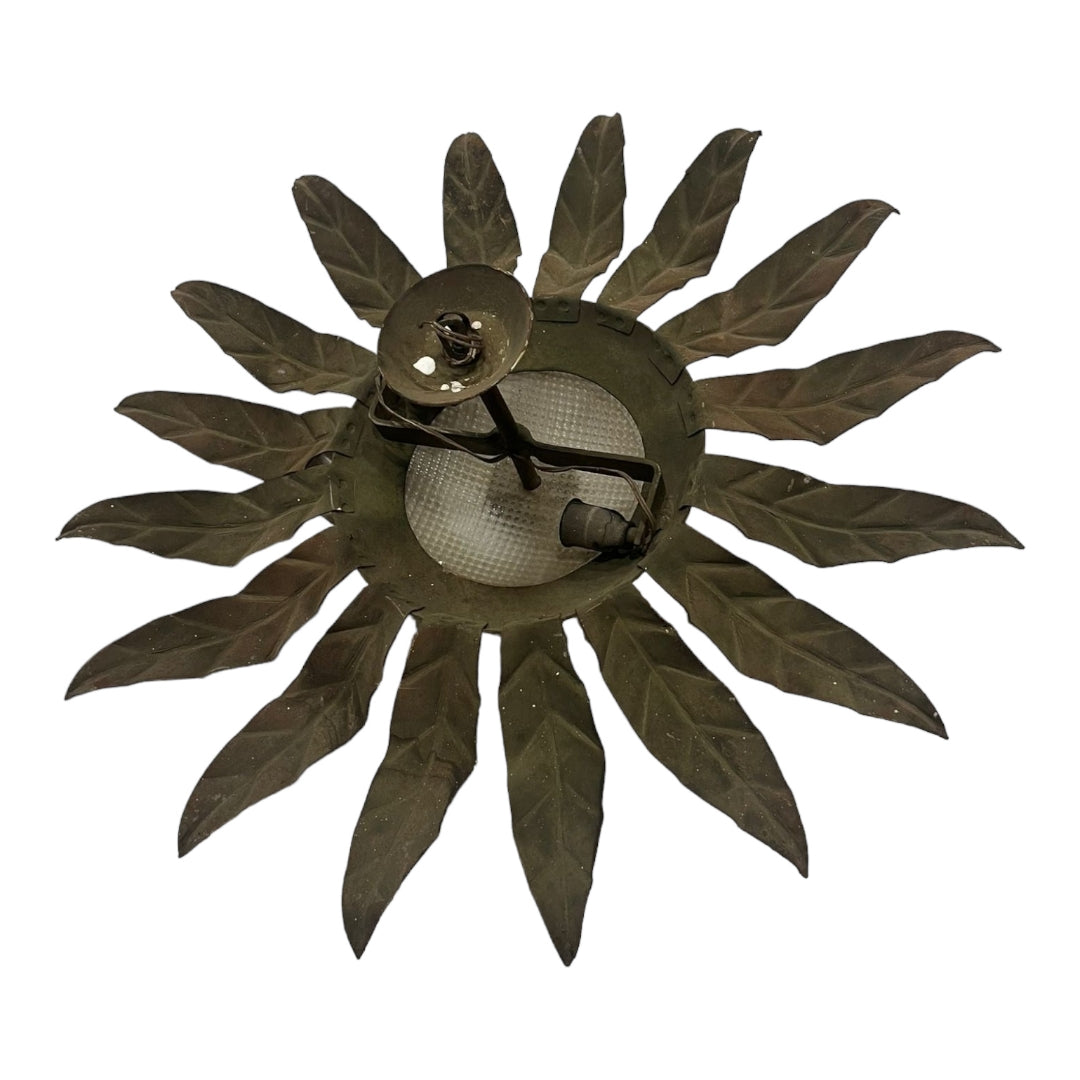 Vista trasera de la lámpara Hojas años 50 en hierro con detalles en cristal. Diseño decorativo para techos, perfecto para ambientes clásicos y elegantes.