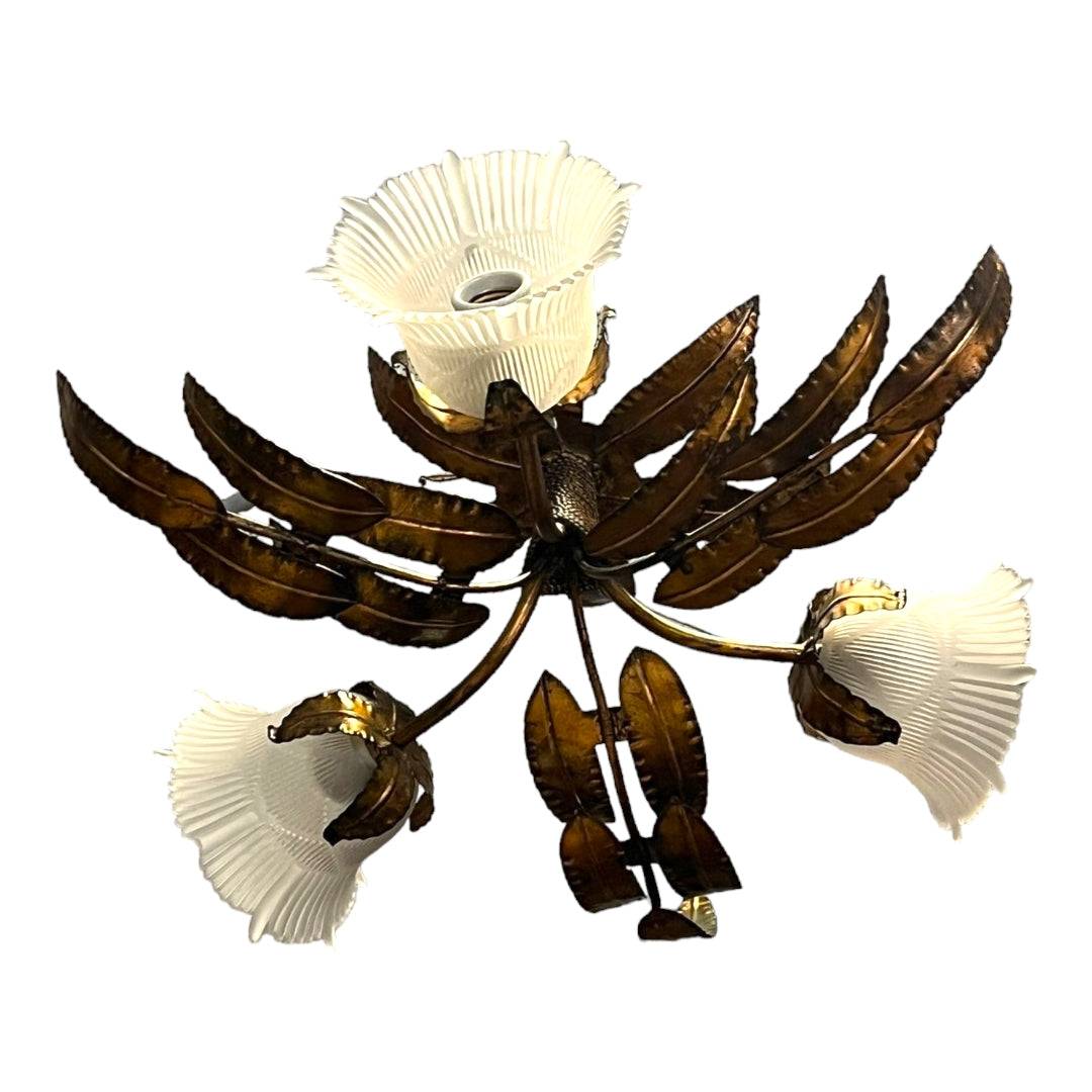 Lámpara de Techo Hojas Años 50 con diseño floral en hierro forjado y tulipas de vidrio, perfecta para decoración vintage en interiores.
