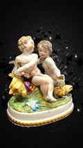 Amorcillos Pareja Recolectores en escena campestre, figura de porcelana con acabado brillante, decoración clásica Home & Garden.