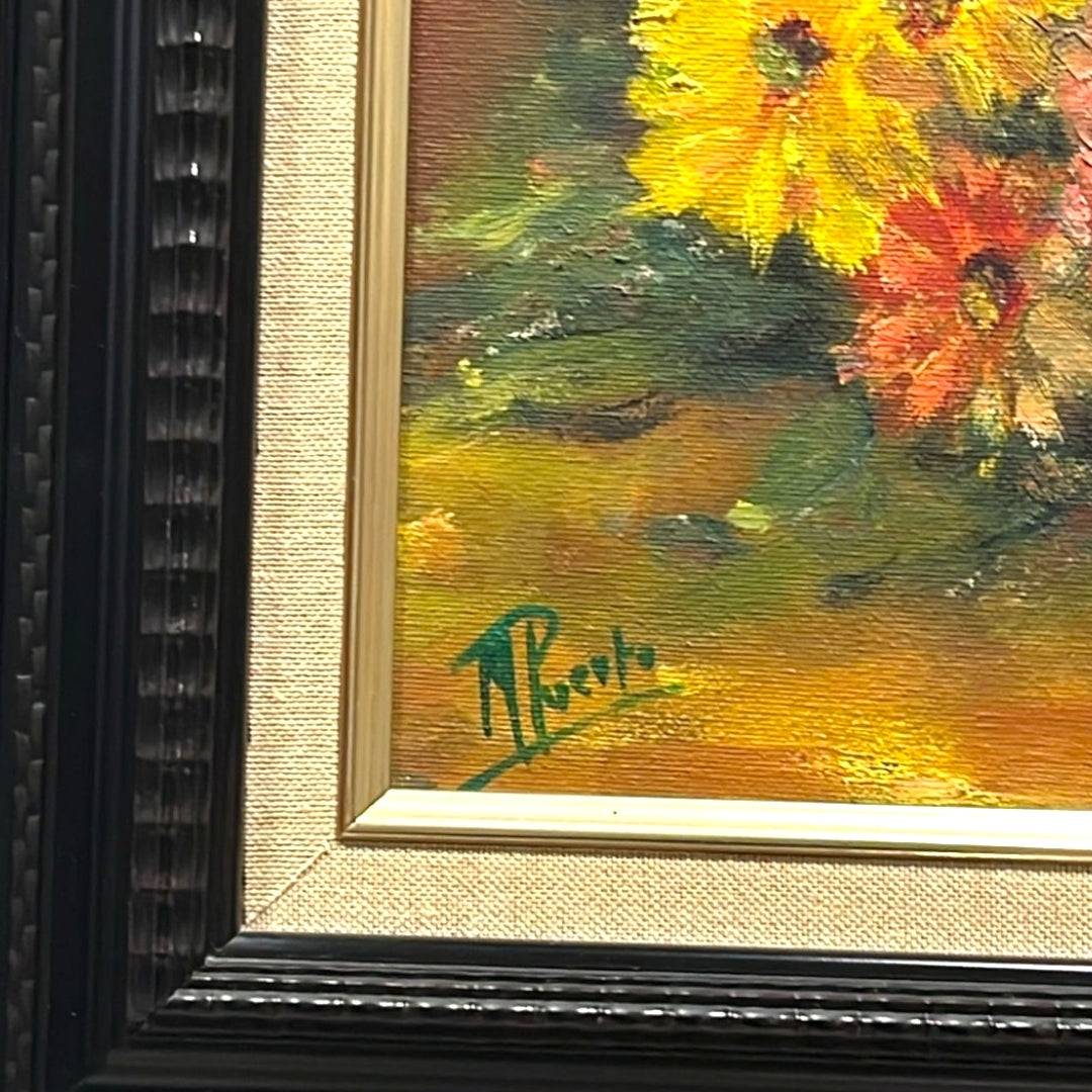 Detalle de la firma M. Puerto en óleo original de flores sobre lienzo. Arte decorativo exclusivo para el hogar disponible en limbaproecher.com.