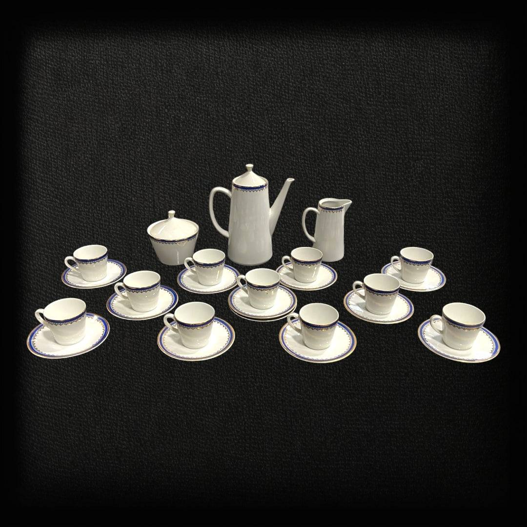 Juego de Café Epiag de Porcelana Fina: Elegancia Azul, Dorado y Blanco con 15 piezas, ideal para decoración de hogar y coleccionistas.