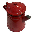 Vista superior de cafetera o tetera de metal esmaltado rojo brillante con pico vertedor y diseño clásico para decoración de cocina vintage.