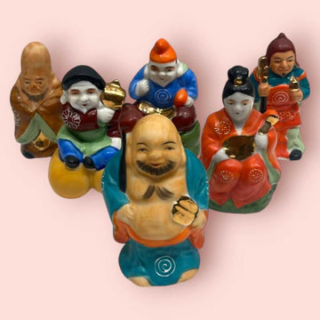 Seis dioses chinos de porcelana fina para la suerte