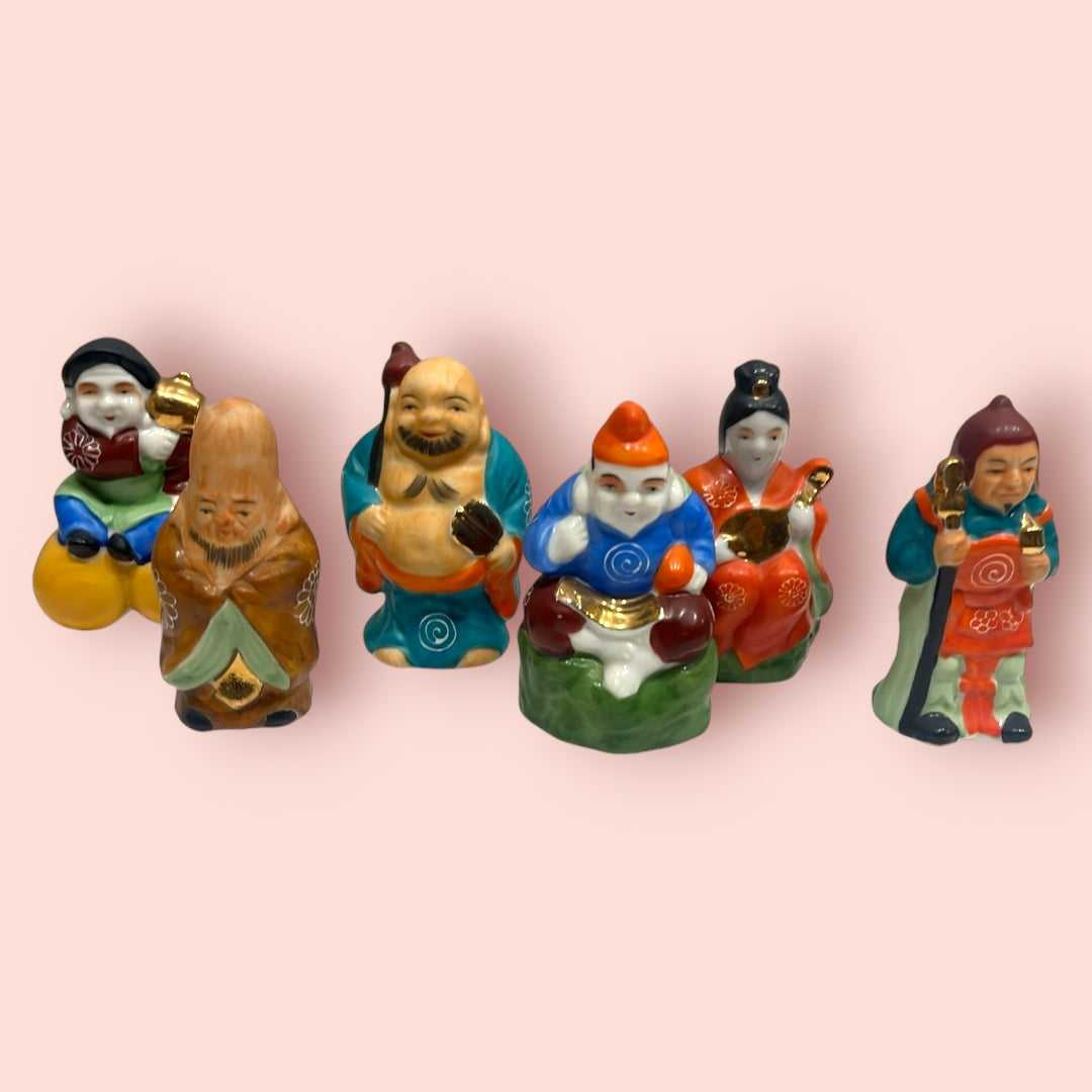 Seis dioses chinos de porcelana fina para la suerte