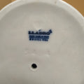 Sello original de Lladró en la base de la figura de porcelana Soldado Cadete con Espada, años 80, con número de serie 5404.