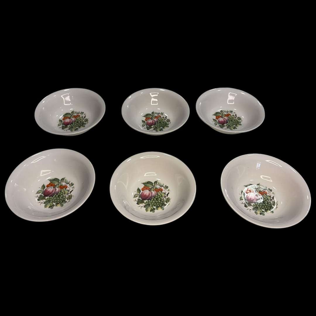 Lote de cuencos Pontesa de porcelana española vintage con diseño floral y frutas. Conjunto de seis piezas decorativas para mesa o colección.