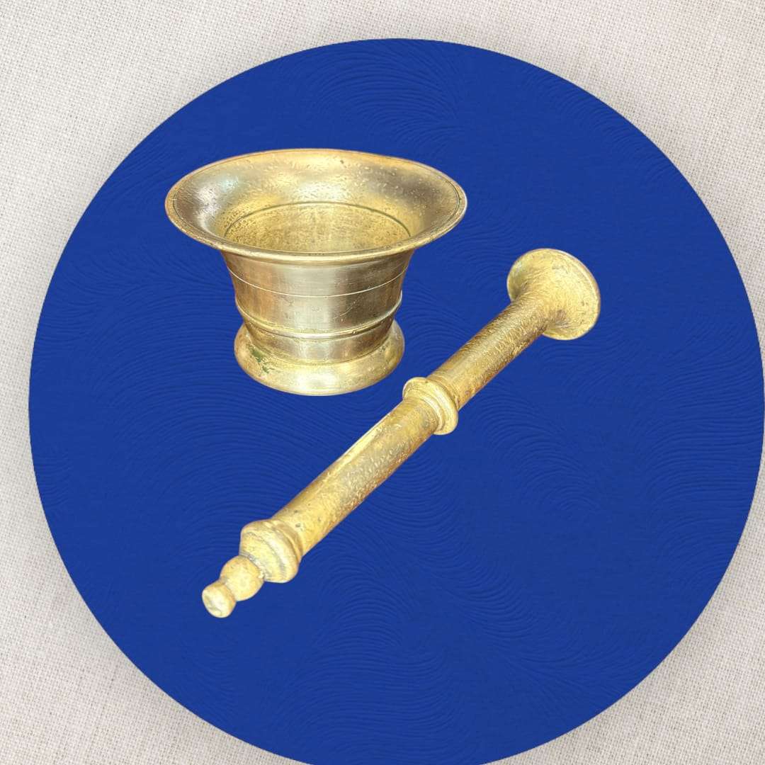 Mortero de bronce clásico para decoración