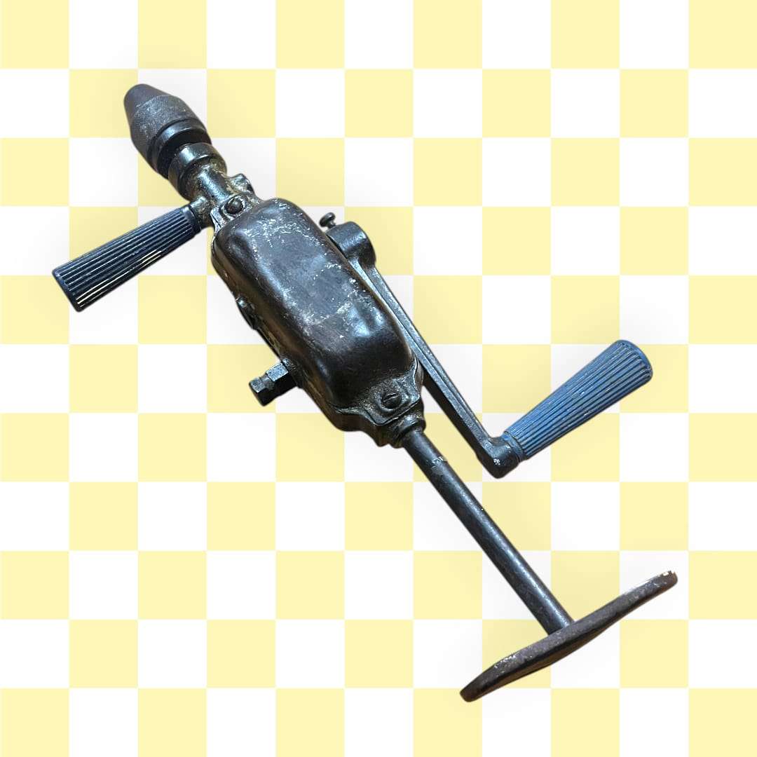 Berbiquí antiguo taladro manual mecánico