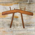 Vista trasera del yugo de madera rústico para decoración de hogar