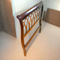 Cabecero de caoba estilo Chippendale con diseño calado para decoración