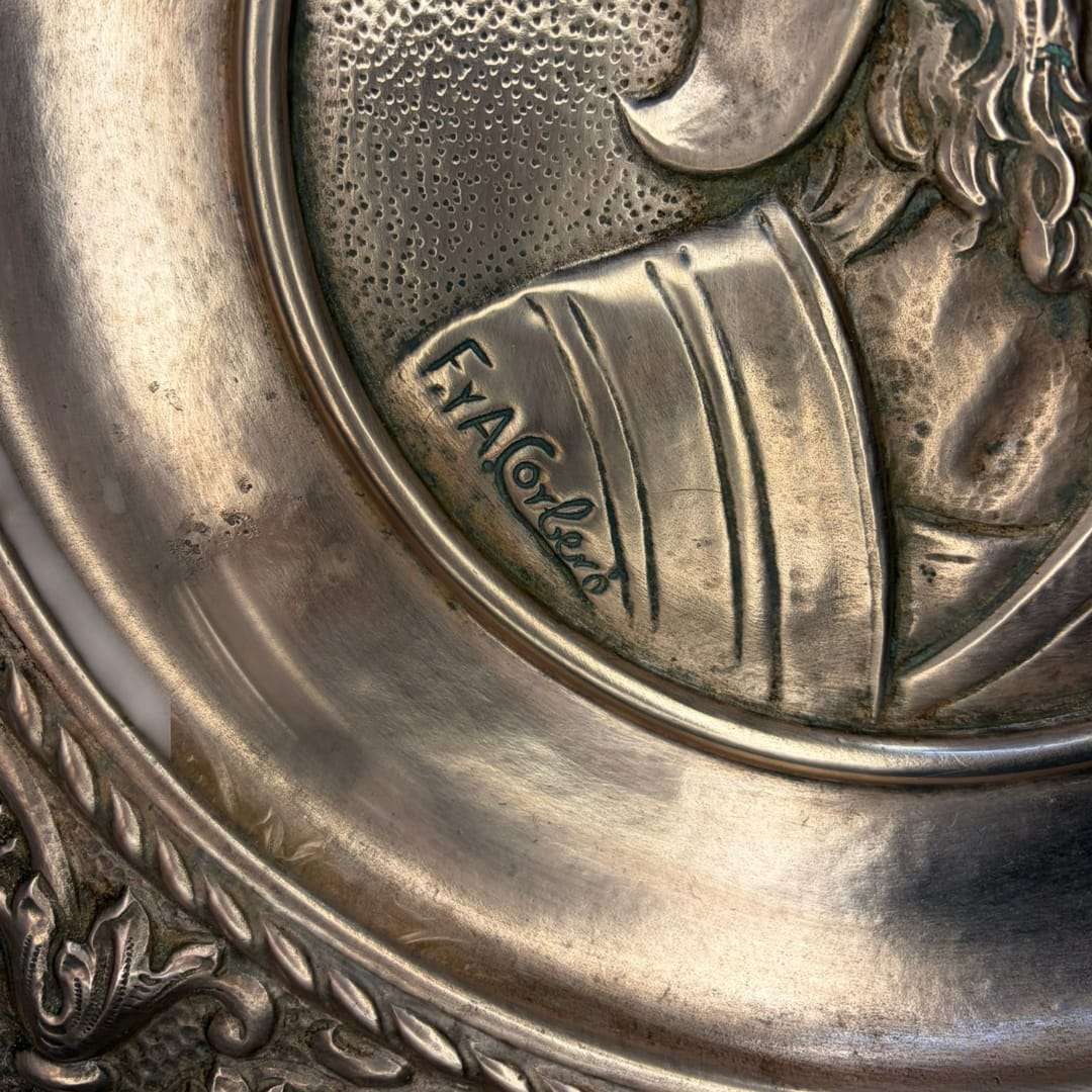 . Se trata de dos piezas concebidas para decoración de pared, perfectas para aportar relieve, calidez y carácter a cualquier interior. 