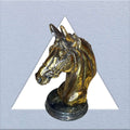 Escultura de caballo antiguo con base de mármol y baño metálico decorativa para hogar y jardín