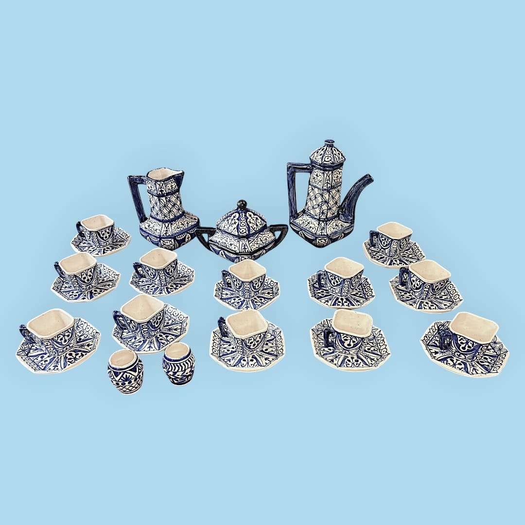 
Este Juego de café es ideal tanto para uso decorativo como para una mesa muy especial, y este Juego de café representa una oportunidad única, limitada y co