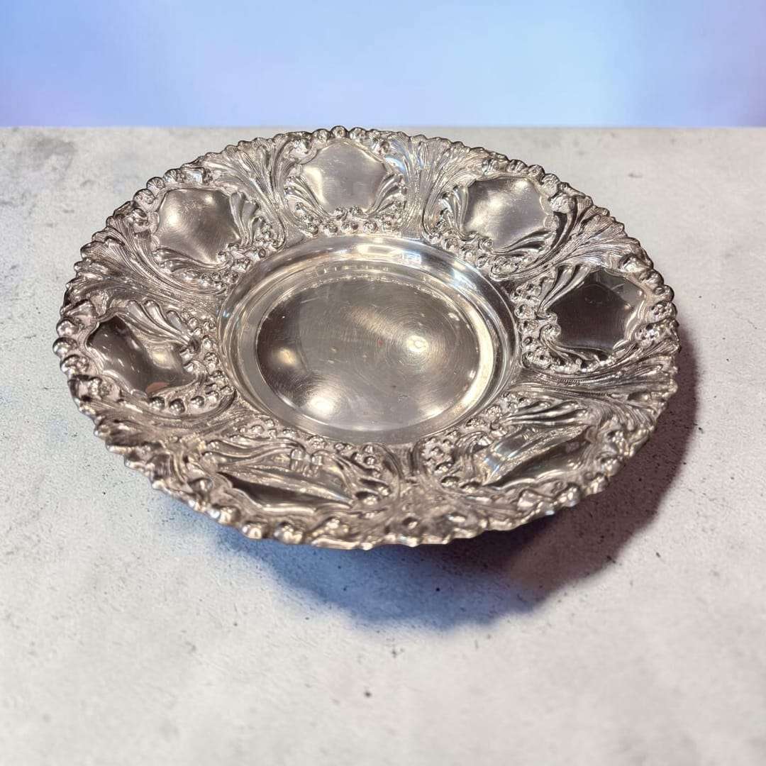 
Hoy también es ideal como centro decorativo, pieza de vitrina, complemento para aparador o elemento de colección. 