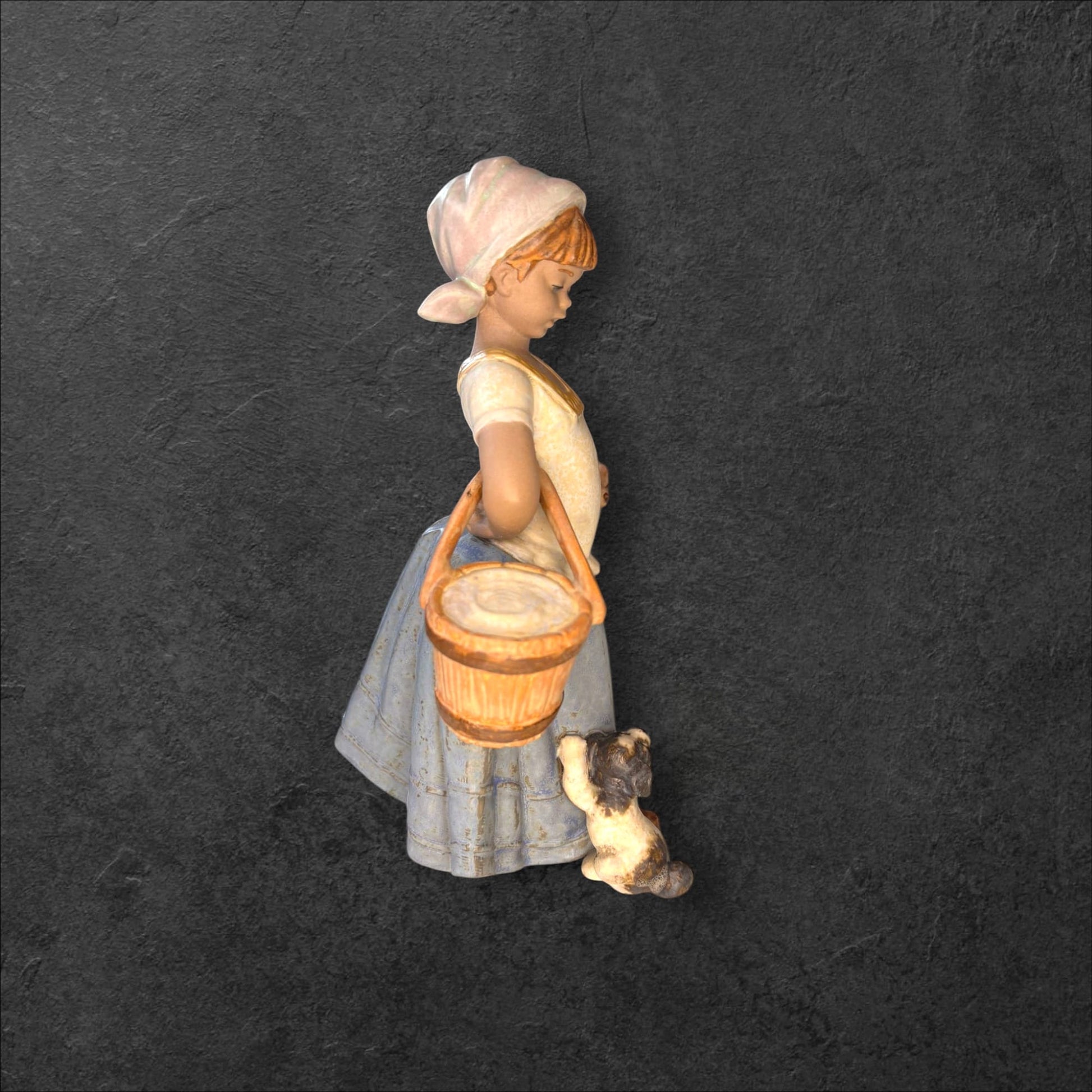 Figura Lladró niña con cubos porcelana antigua decorativa