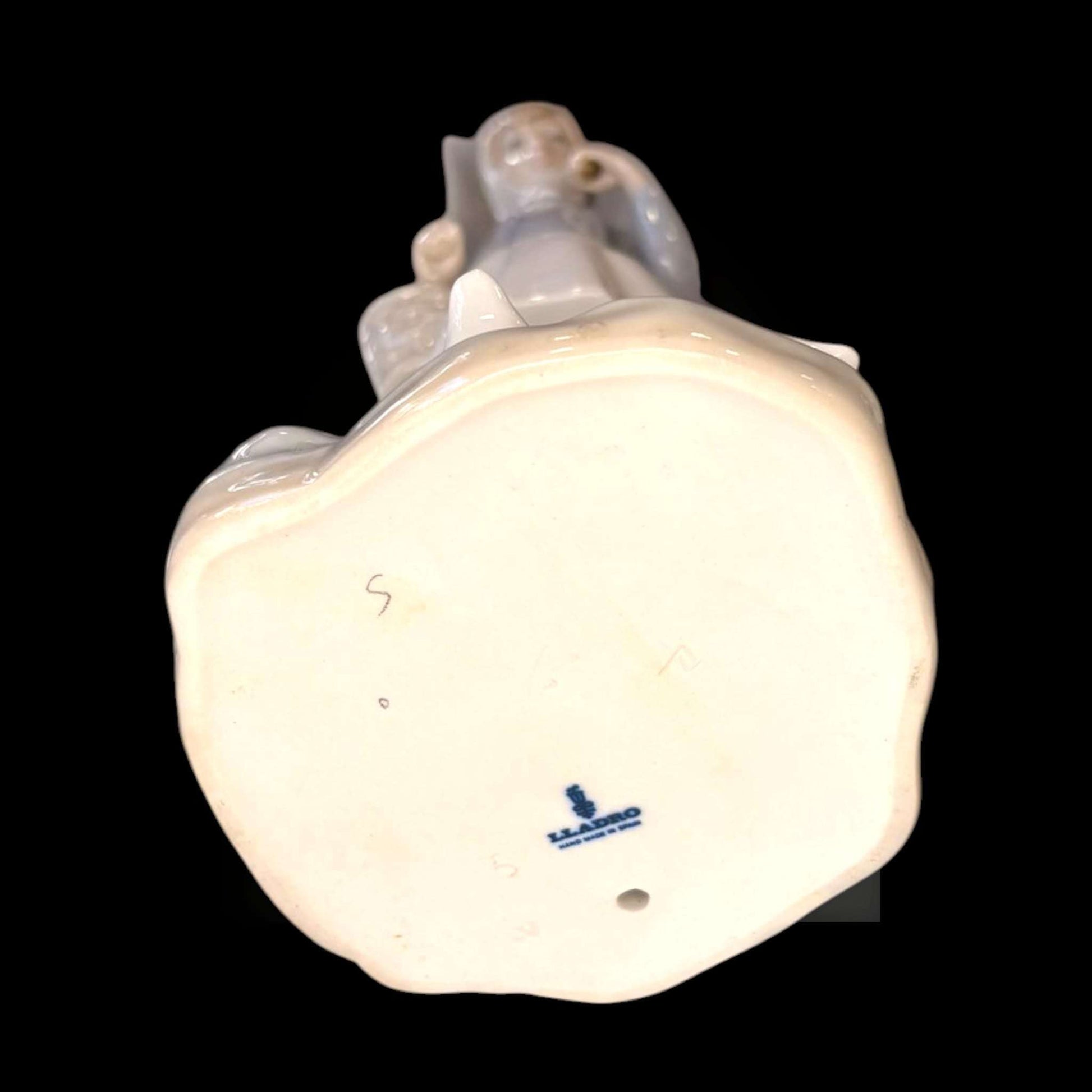 Figura Lladró niña con paraguas y ocas porcelana decorativa