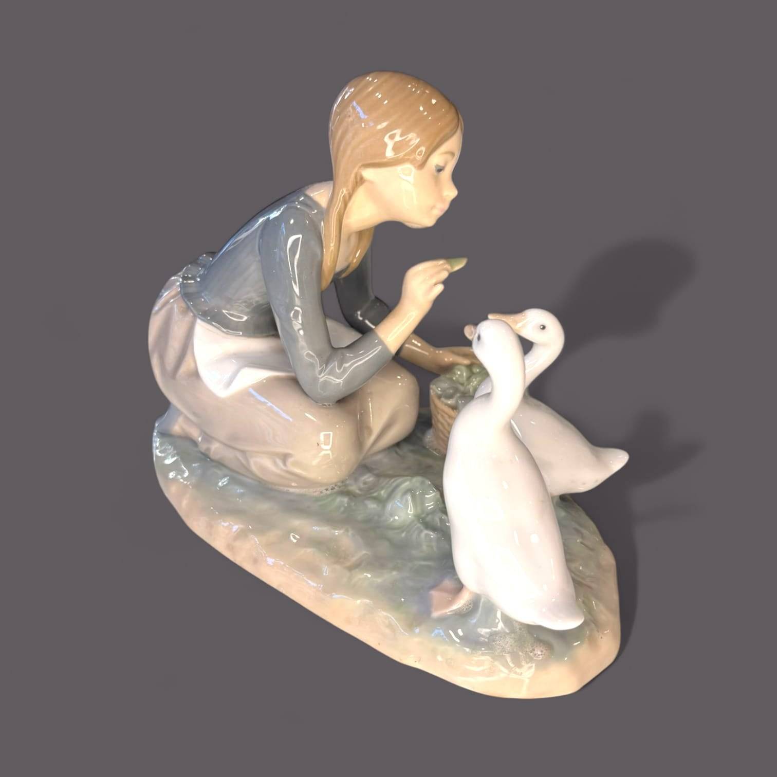 Figura Lladró Comida para Patos porcelana antigua decoración elegante