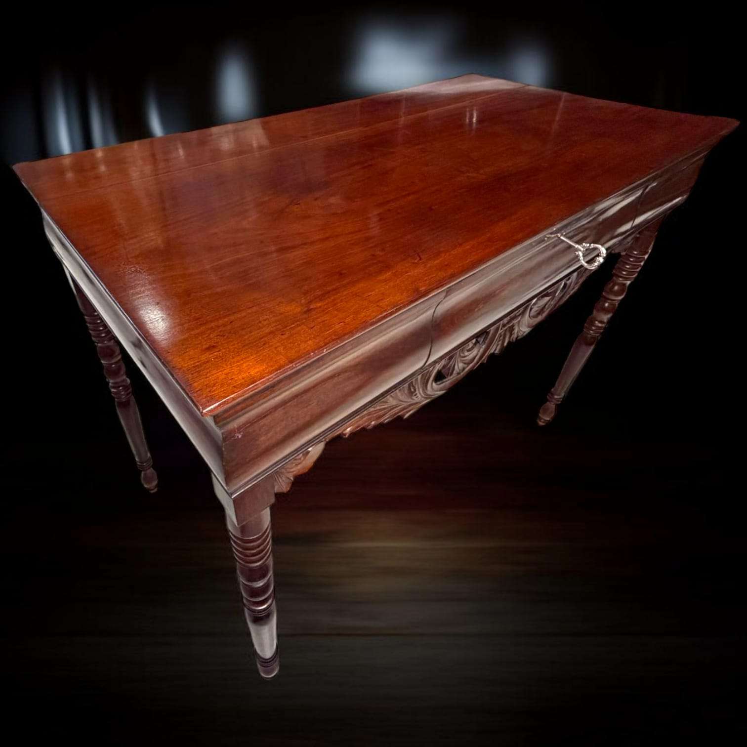 Mesa consola antigua de caoba con cajón y talla decorativa