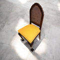 
Su diseño equilibrado y sofisticado convierte estas piezas en una opción ideal tanto para ambientes clásicos como para interiores contemporáneos que buscan incorporar mobiliario auténtico con personalidad.