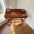 
Es una opción perfecta si buscas una secretária antiga em mogno, una mesa de despacho con encanto o un mueble clásico que aporte valor inmediato al 