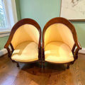  Estos Sillones aportan equilibrio entre comodidad y presencia, combinando el encanto de la madera noble con un tapizado claro que suaviza el conjunto y facilita su integración en ambientes clásicos, vintage, románticos o eclécticos.
