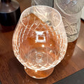 Uma peça elegante para uma mesa com personalidade, perfecta para compradores que buscan belleza, utilidad y exclusividad.