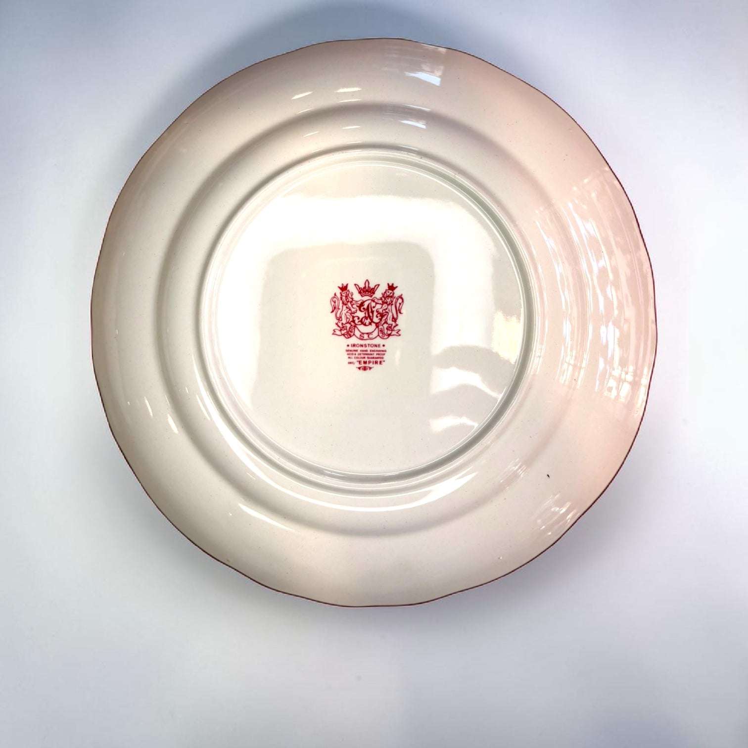 Vajilla inglesa Ironstone roja antigua de porcelana en decorativa colección