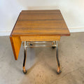 Disponible como pieza nueva en catálogo en www.limbaproecher.com, esta mesa es una oportunidad limitada para incorporar un mueble único, práctico y 