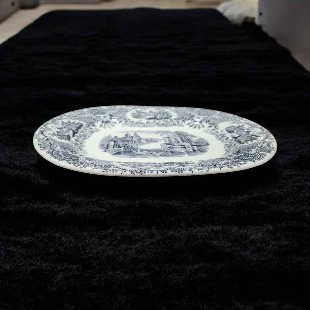 Primer plano de la textura y acabado impecable de esta pieza histórica.