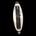 Su brazo lateral accionable, su columna milimétrica para medición de altura y su visor analógico hacen de esta Báscula una pieza ideal tanto para uso profesional como para coleccionistas y amantes de la estética médica antigua.&nbsp;