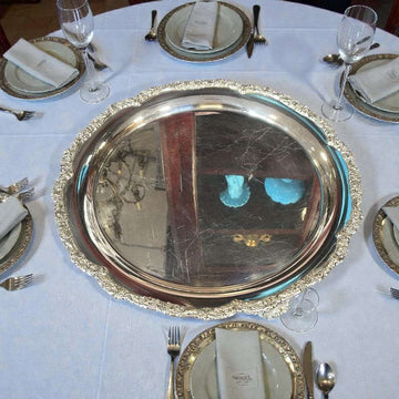 Centro de mesa de metal plateado elegante para decoración