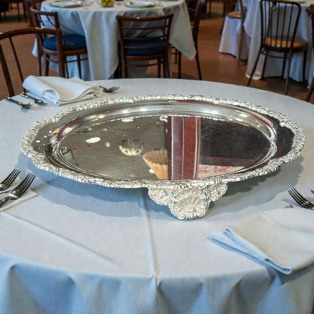 Centro de mesa de metal plateado elegante para decoración