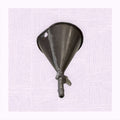 Embudo de farmacia antiguo de chapa con llave de cierre, ideal para decoración vintage en espacios de estilo industrial o colecciones médicas.