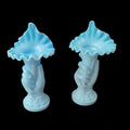 Floreros de mano de opalina azul vintage con borde ondulado, diseño retro portugués ideal para decoración de hogar y jardín.