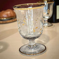 Ideal para servir licores, recibir invitados o lucir como elemento decorativo, esta Licorera aporta un toque exclusivo y sofisticado a cualquier ambiente.