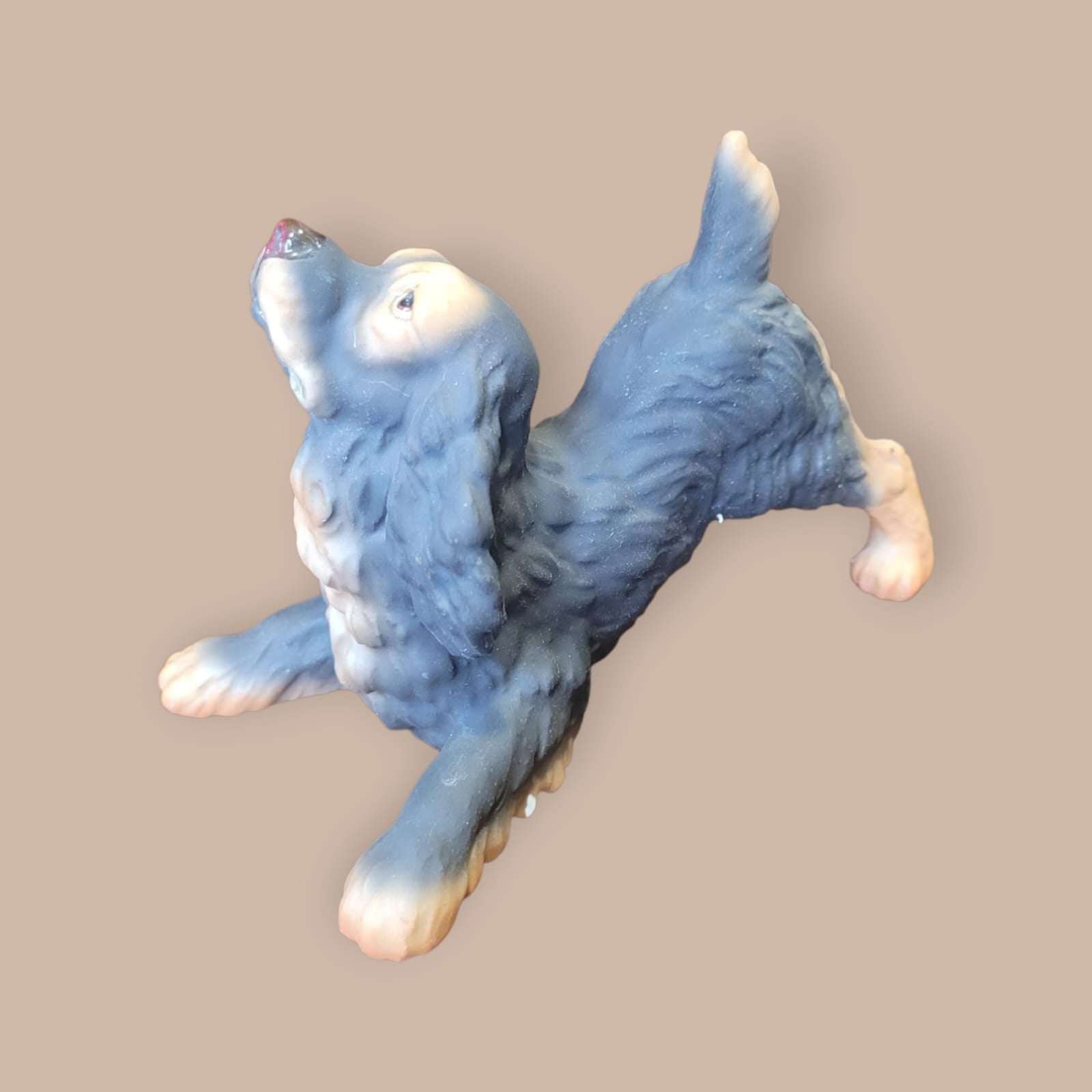 Figura Cocker Spaniel Azul - Escultura Martín con acabado azul exclusivo, ideal para decoración de hogar y coleccionistas.