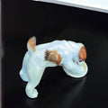 Figura coleccionable de beagle cachorro en porcelana alemana años 50 de Limbach, vista trasera, perfecta para decoración retro en el hogar.