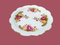 Plato de porcelana inglesa James Kent, Old Foley, con borde ondulado y detalles dorados. Diseño floral clásico para vajilla o decoración vintage.