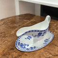 Vista completa de la Salsera en Porcelana Esmaltada, perfecta para realzar la decoración de cualquier espacio.
