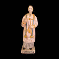 Figura de San Mathurin en terracota pintada a mano, ideal para decoración religiosa en el hogar. Pieza artesanal de arte y devoción cristiana.