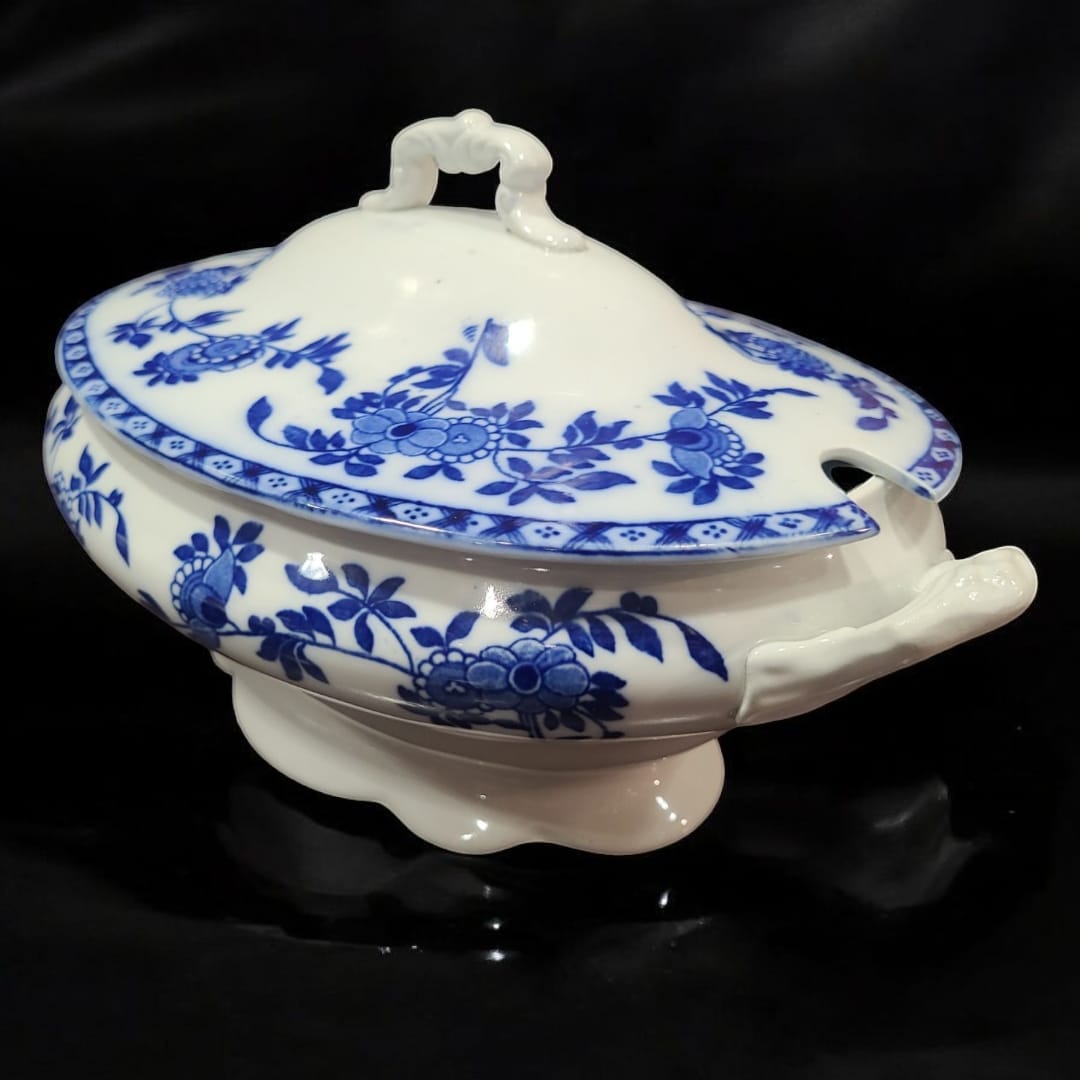 Sopera en Porcelana esmaltada en ambiente moderno y vintage.