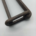 Detalle de alicate/mordaza con seguro antiguo de alta calidad – Vintage, ideal para decoración rústica en hogar o jardín.