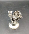 Sello de lacre caballos en metal plateado de 7 cm con diseño detallado de cabezas de caballo. Ideal como decoración vintage para escritorio o colección.