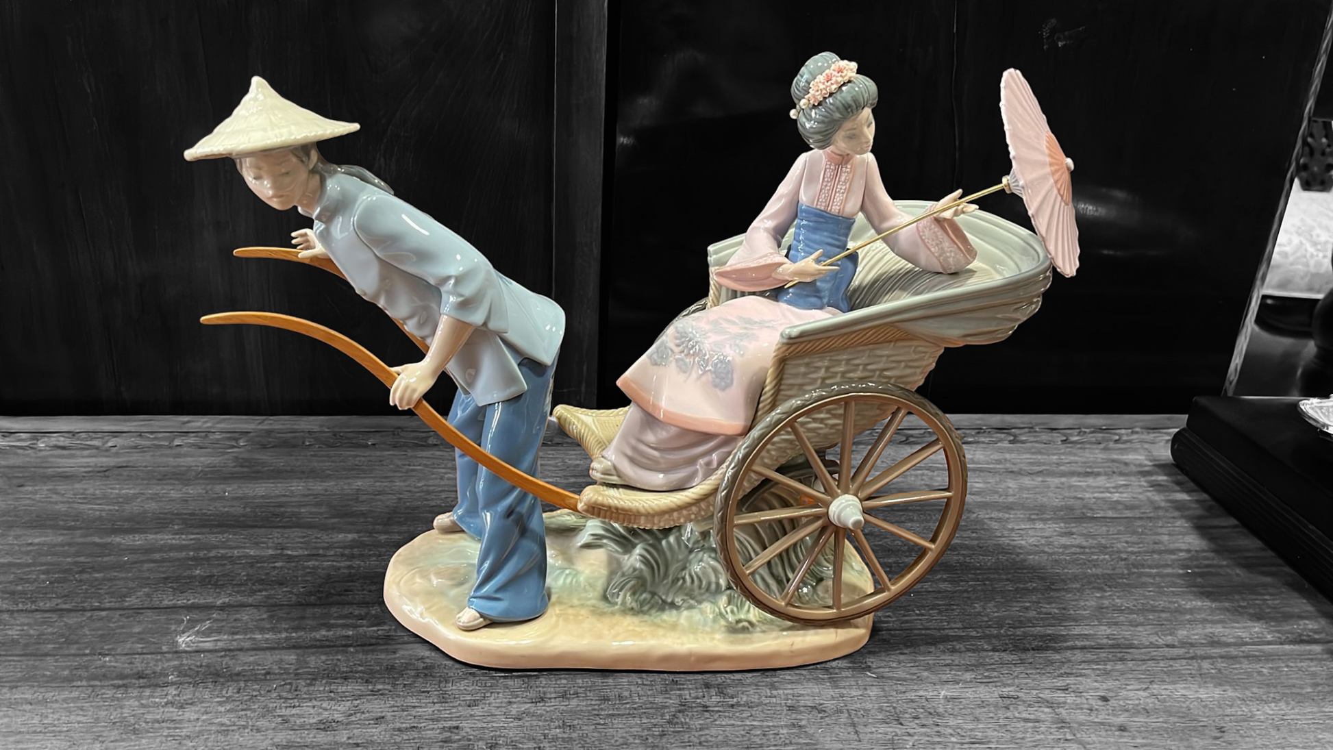 Figura de porcelana Lladró Paseo en China con geisha en rickshaw, detalles pintados a mano. Decoración elegante para el hogar. Envío gratis.