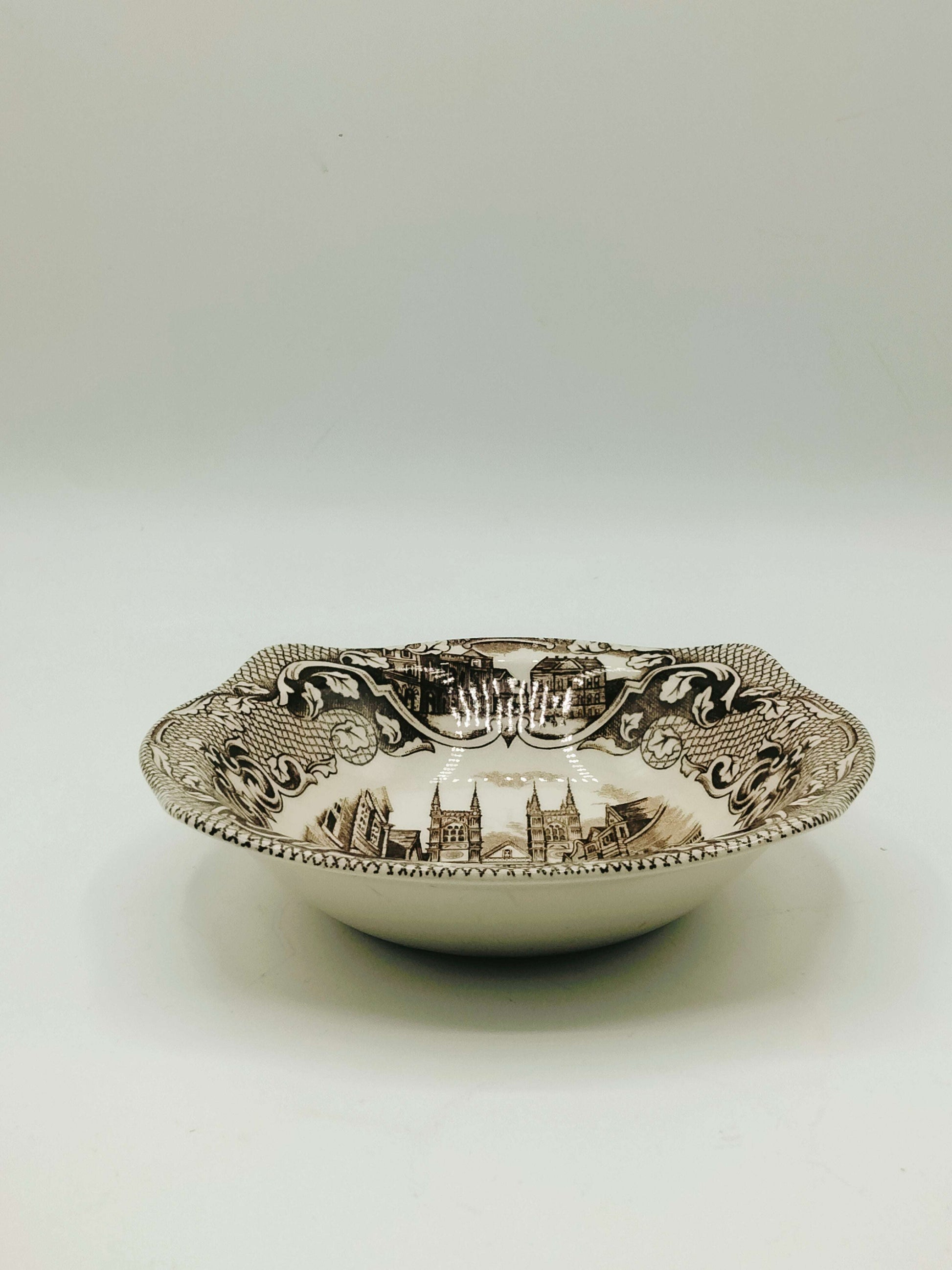 Cuenco Johnson Bross. inglés - porcelana 14x3 cm con diseño clásico en tonos sepia, ideal para decoración vintage en el hogar.
