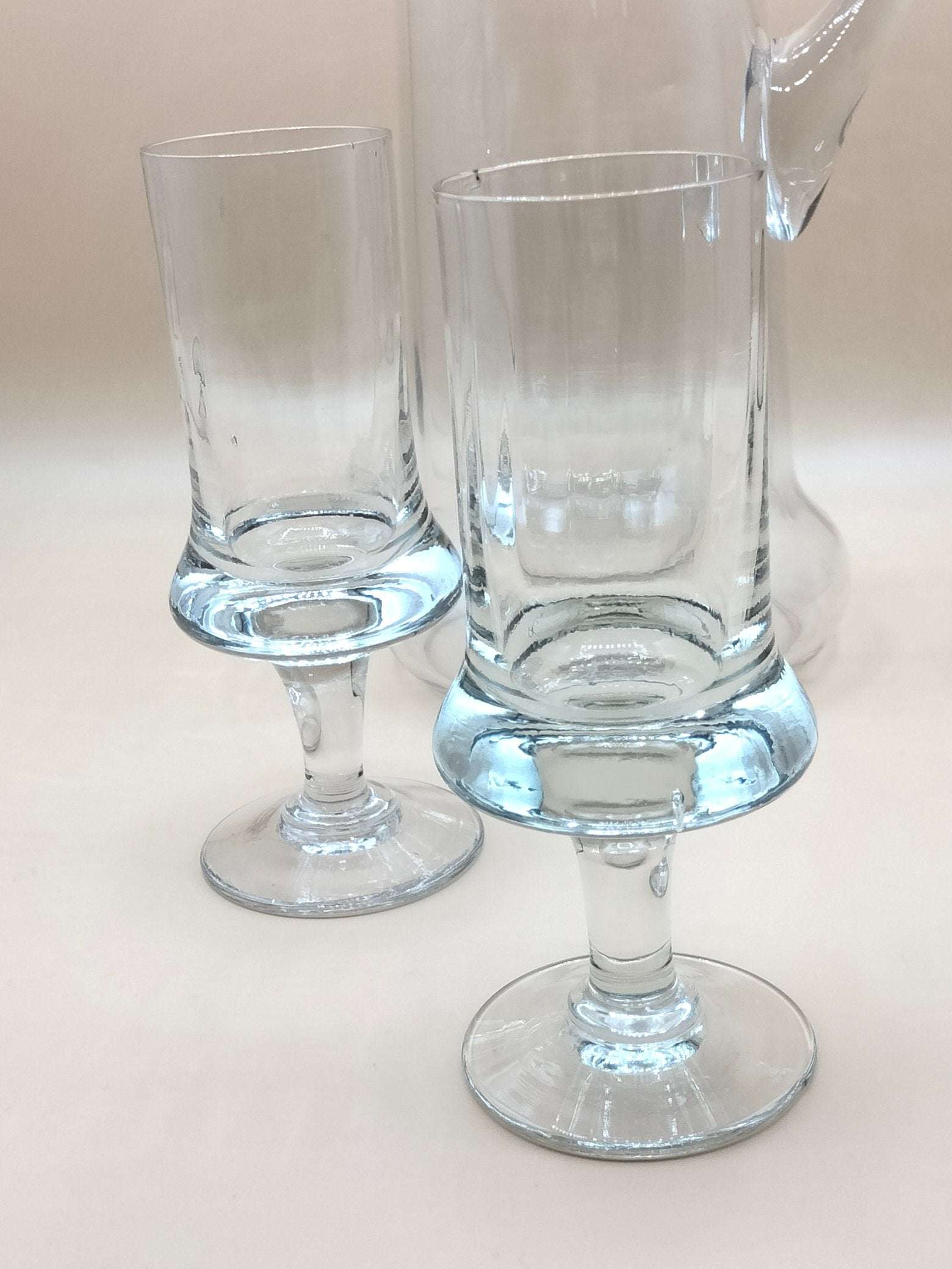 Cristalería Juego Exclusivo - Juegos de Cristalería | Diseño Artesanal con copas de agua en cristal soplado y base ancha decorativa. Ideal para decoración de mesa elegante en Home & Garden > Decor.