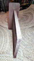 Tabla lavadero de madera vintage siglo XX con superficie acanalada, ideal para decoración rústica en hogar. Pieza única de Cositas Antiguas.